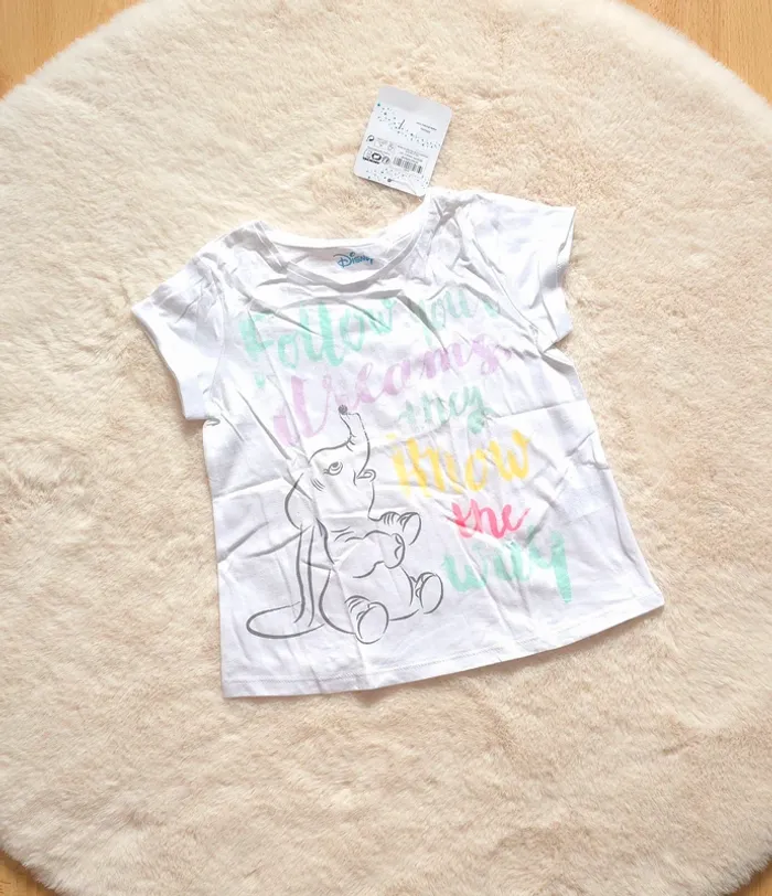 Adorable tee-shirt dumbo 5-6ans disney