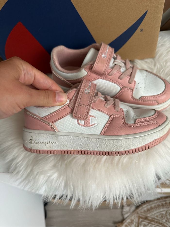 Magnifique chaussures basket rose et blanche de chez Champion en pointure 30 - photo numéro 2