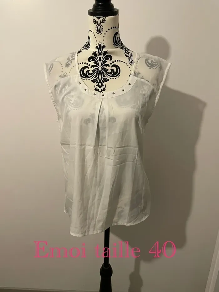 Blouse sans manche débardeur blanc dentelle au col avec strass neuf Emoi taille 40
