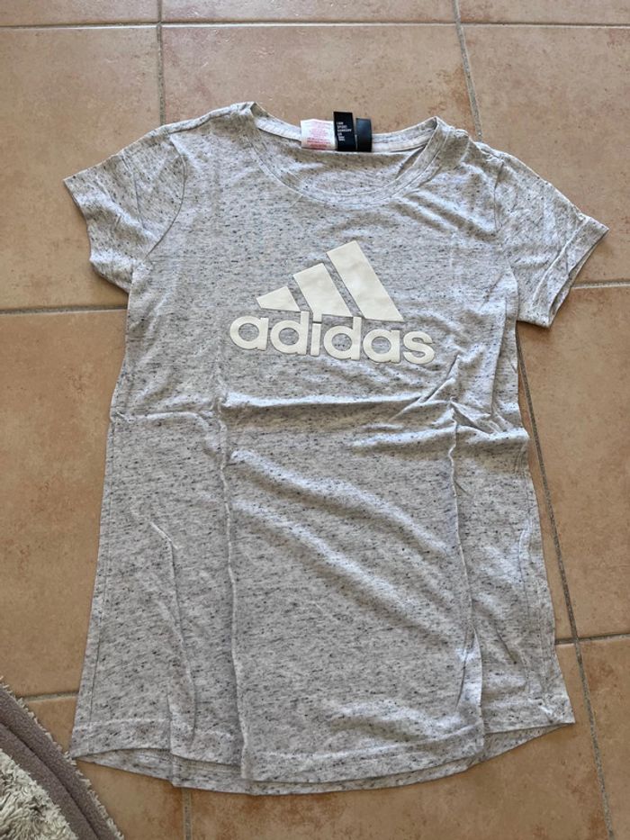 T-shirt adidas gris - photo numéro 3