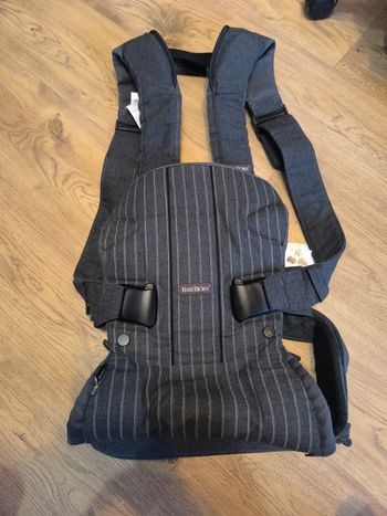 Porte-bébé BabyBjörn gris en très bon état