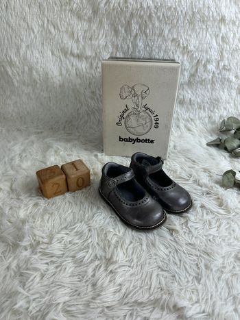 Paire de babies coloris argenté Babybotte taille 20