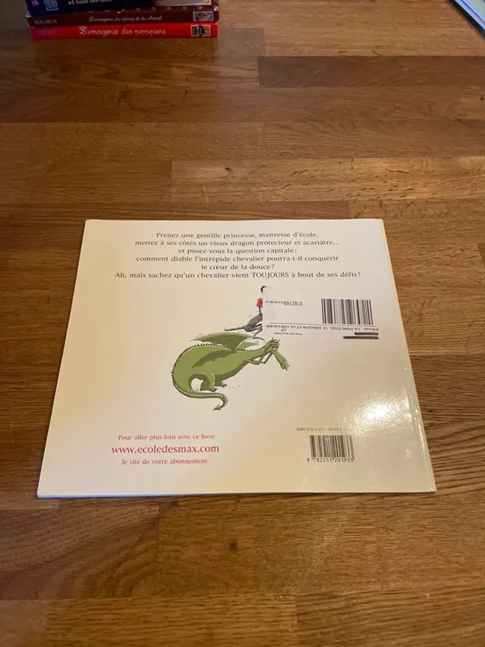 Livre L’école des Max Le prince le dragon et le chevalier intrépide - photo numéro 3
