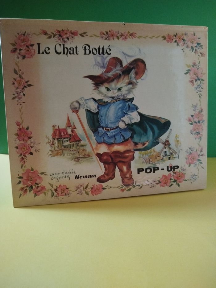 Le chat botté pop-up Hemma