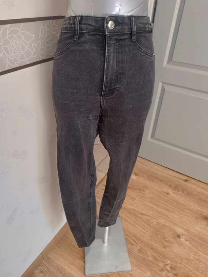 Jean femme t 36 zara