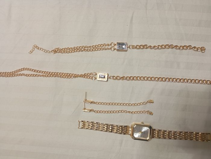 Parure bijoux femme neuve en acier