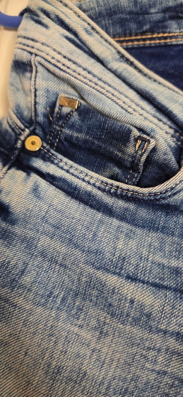 Jean Salsa “Shape Up” – effet galbant, coupe slim, délavé bleu clair – excellent état ! - photo numéro 3