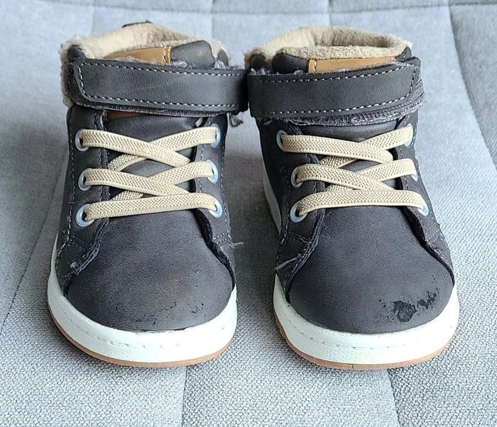 Chassures montantes fourrées taille 23 - photo numéro 5