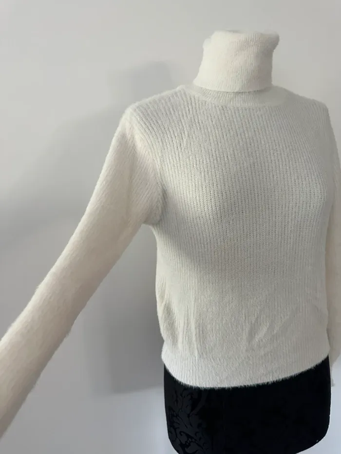 Pull blanc - photo numéro 3