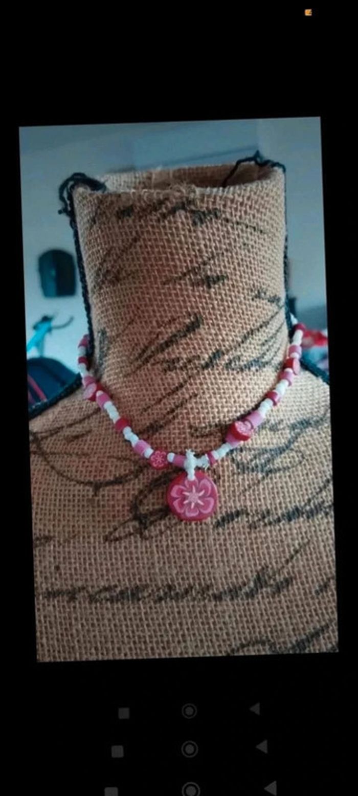Collier élastique  fleur rose - photo numéro 2