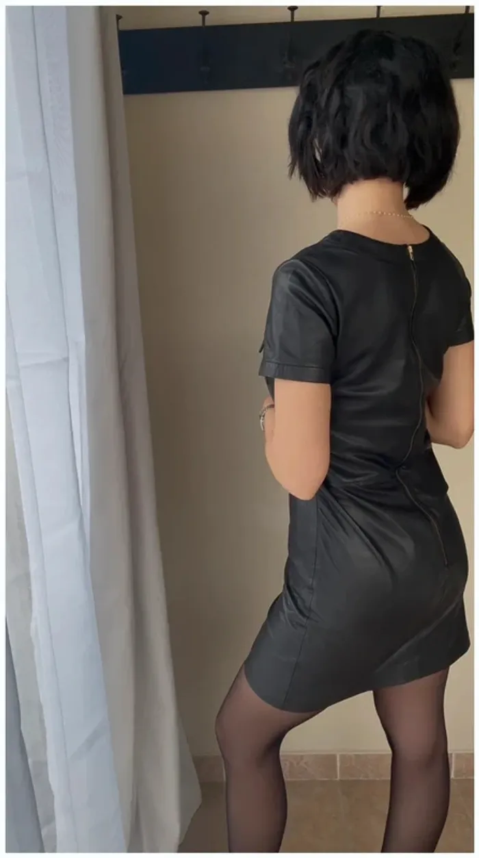 Robe Maje taille 1 en cuir noir neuve - photo numéro 5