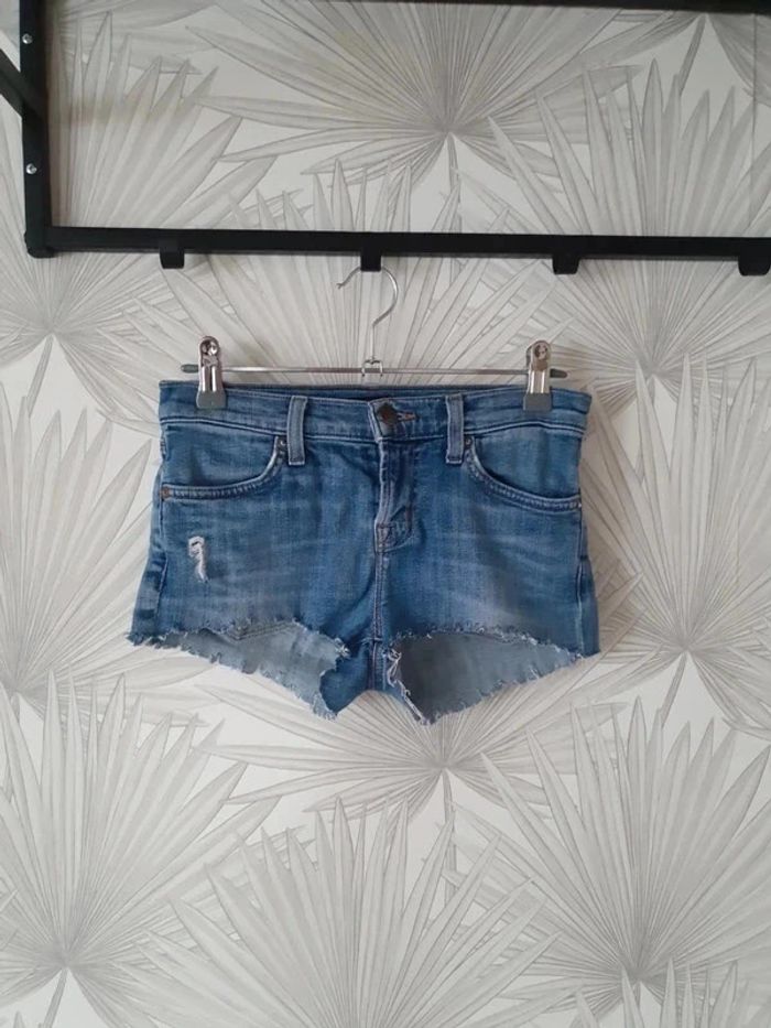 Joli short en jean taille 34