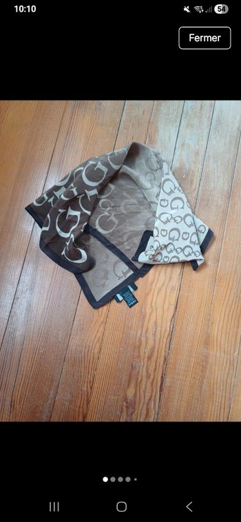 Foulard Guess