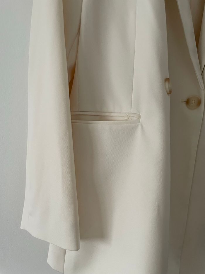 Costume, stradivarius, pantalon, taille 40 veste taille L. Très bon état quatre - photo numéro 6