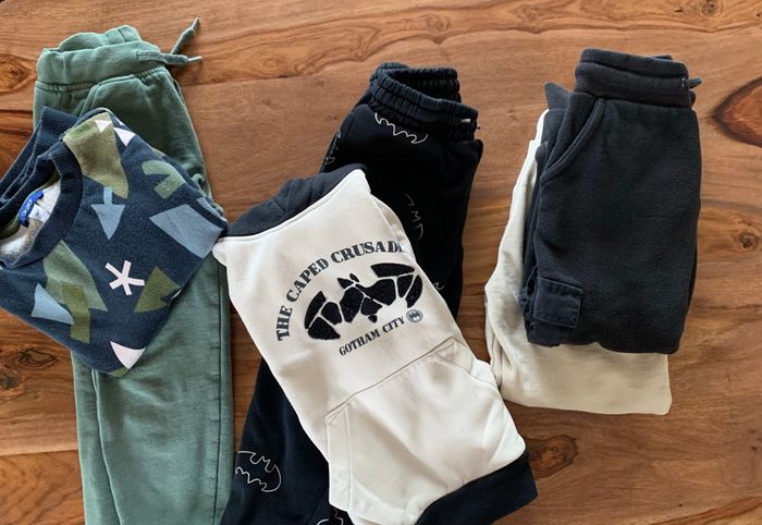 Lot pantalons et sweats hiver  5 ans