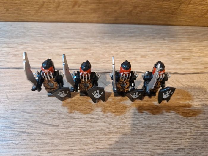 Figurines type lego 4 guerriers orcs seigneur des anneaux - photo numéro 5