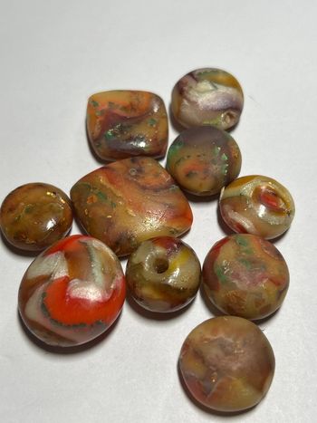 A833, Bel ensemble de perles et breloques Fimo