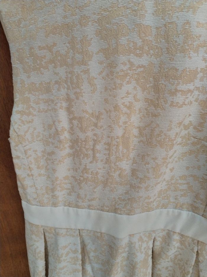Très belle robe - photo numéro 2