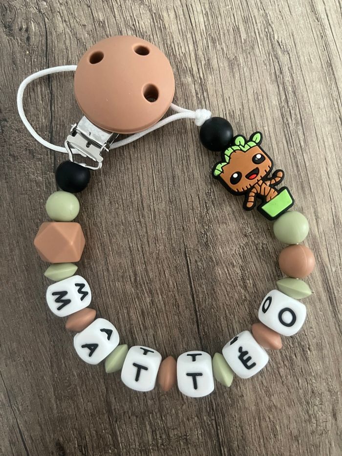 Attache tétine personnalisée Groot - photo numéro 2
