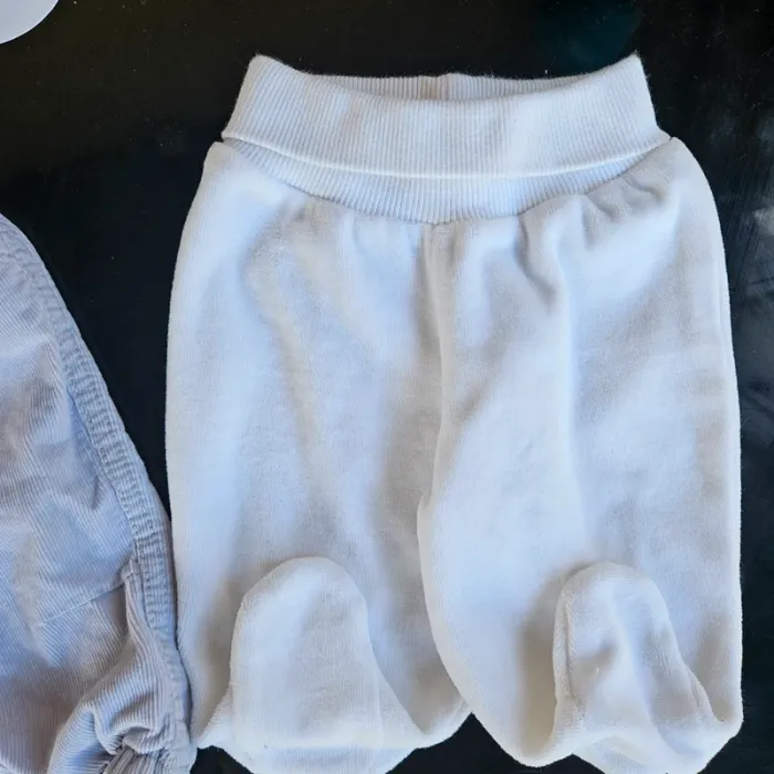 Lot 2 pantalons 1 mois - photo numéro 3