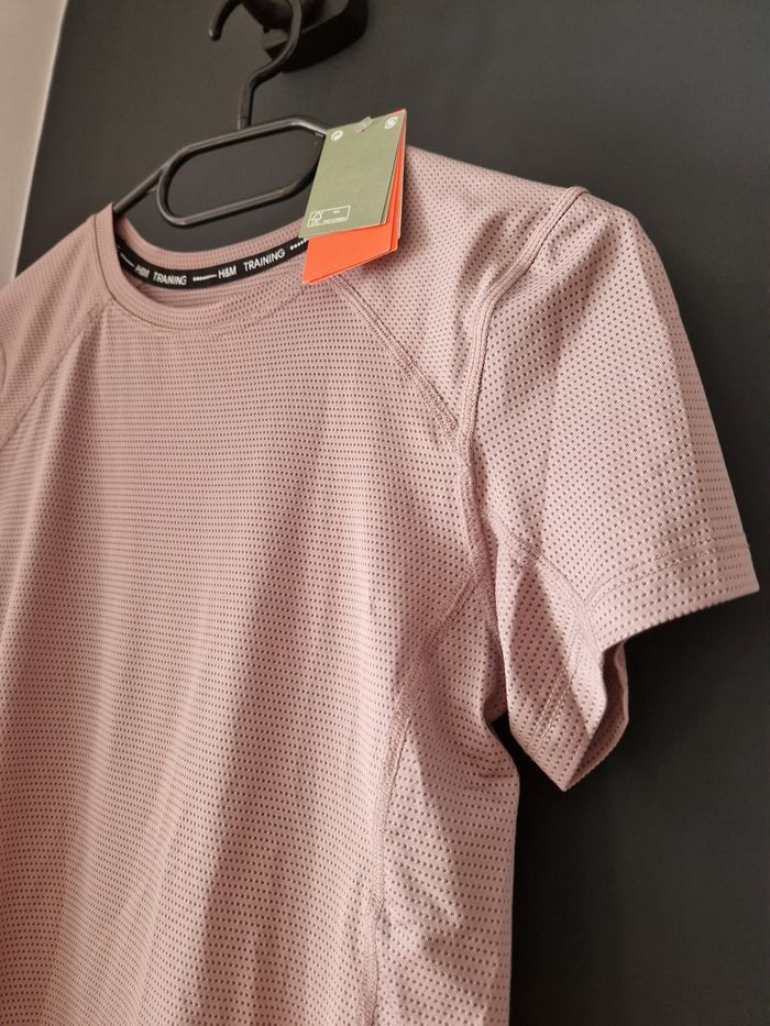 Tee-shirt de sport H&M neuf - photo numéro 3