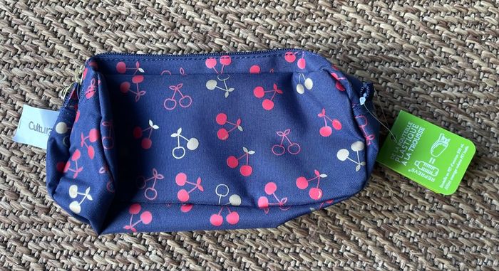 Trousse cerises