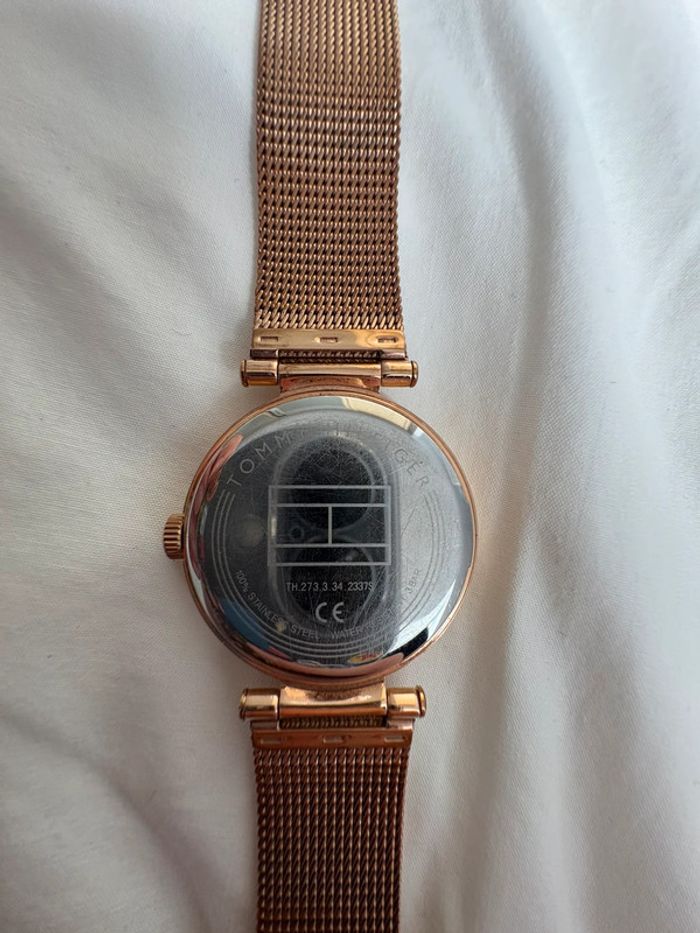 Montre femme Tommy Hilfilger acier rose - bon état + boîte - photo numéro 10