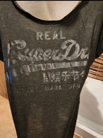 T shirt superdry taille m