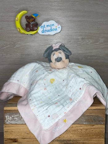 DY411 doudou Minnie Disney