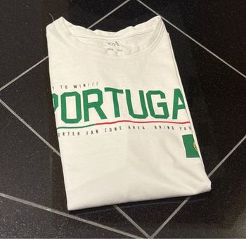 T-shirt Portugal taille 13 ans de chez C&A