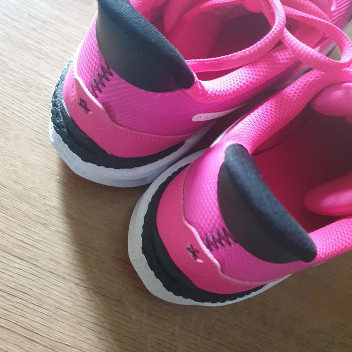 💜 Chaussures de running enfant Star Runner 4
NIKE
Pointure 38 #emyfleury_pointure38femme - photo numéro 8