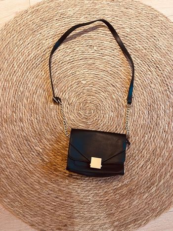 Sac à main noir et doré