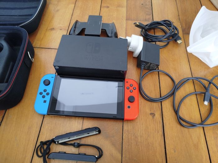 Console Nintendo Switch - photo numéro 8