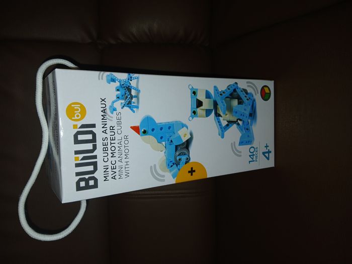 jouet mini cubes animaux avec moteur oxybul des 4 ans