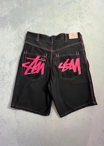 Short/Jort Stussy Black Embroidered Pink Big Logo Back – Taille XL