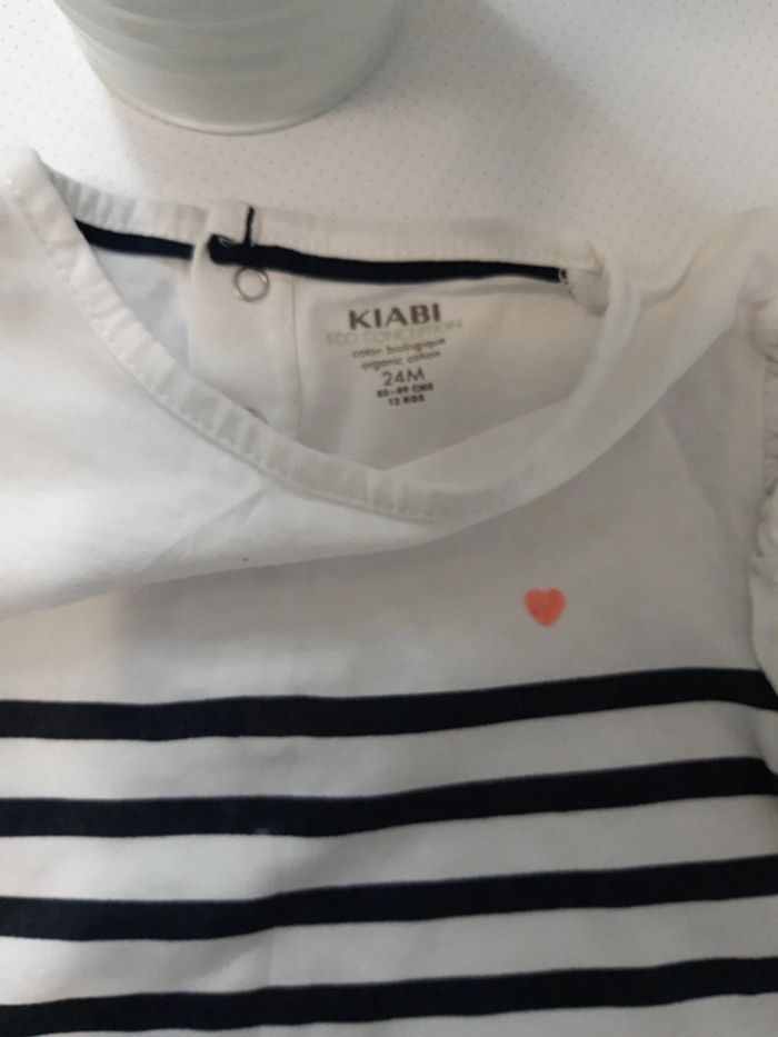 🌸 tee-shirt fille en 2 ans Kiabi 🌸 - photo numéro 2