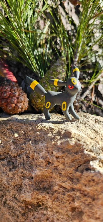 Super figurine Pokemon Nintendo scale world Évolution de Évoli noctali