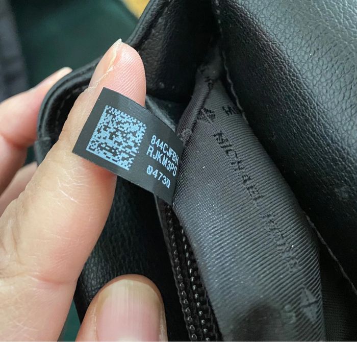 Sac Noir Modèle Kinsley Michael Kors - photo numéro 15