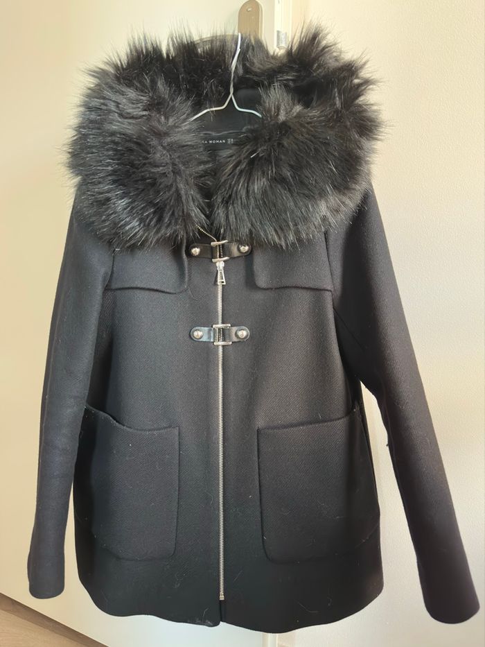 Zara manteau noir avec capuche fausse fourrure T34 XS