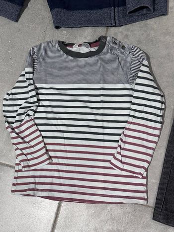 Lot de vêtements 4 ans veste okaidi  pull et pantalon 