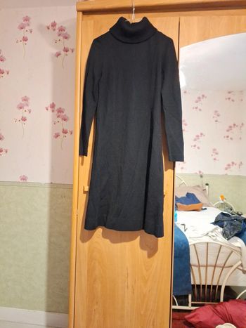 Robe noire manches longues col roulé