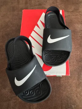 Claquettes Nike T25