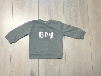 Sweat gris. Garçon 6 mois. Marque Kiabi