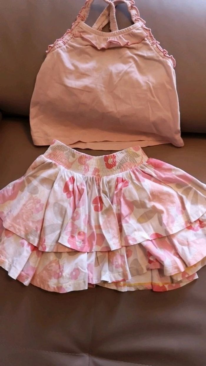 Ensemble 2 pièces jupe short + top rose pétale + accessoire - photo numéro 2