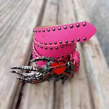 Ceinture Punk Fushia – L’amour tue, mais le style ressuscite