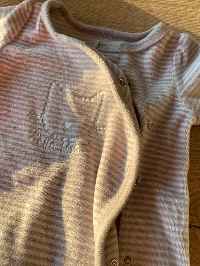 Pyjama 1 mois - photo numéro 2