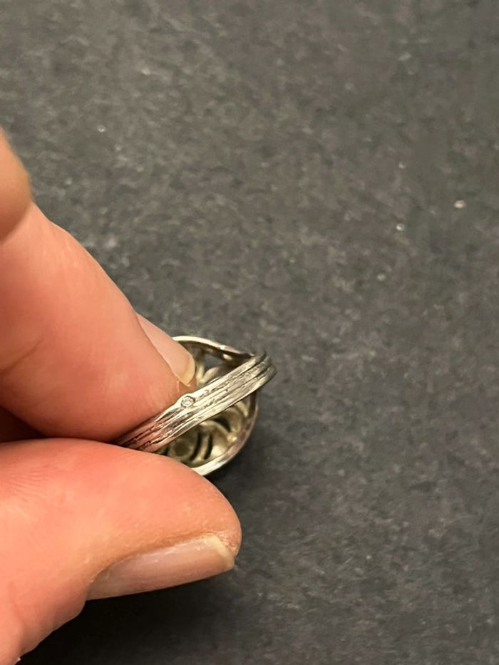 Jolie bague en argent massif ciselé avec pierre blanche T. 54 femme TBE - photo numéro 8