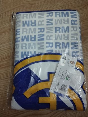 Serviette de plage réal Madrid taille 140/70 cm