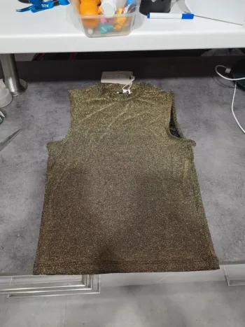 [NEUF] Haut pailleté doré BZB taille S