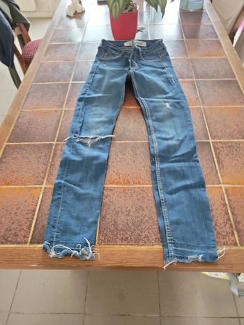 Jean slim trou genoux